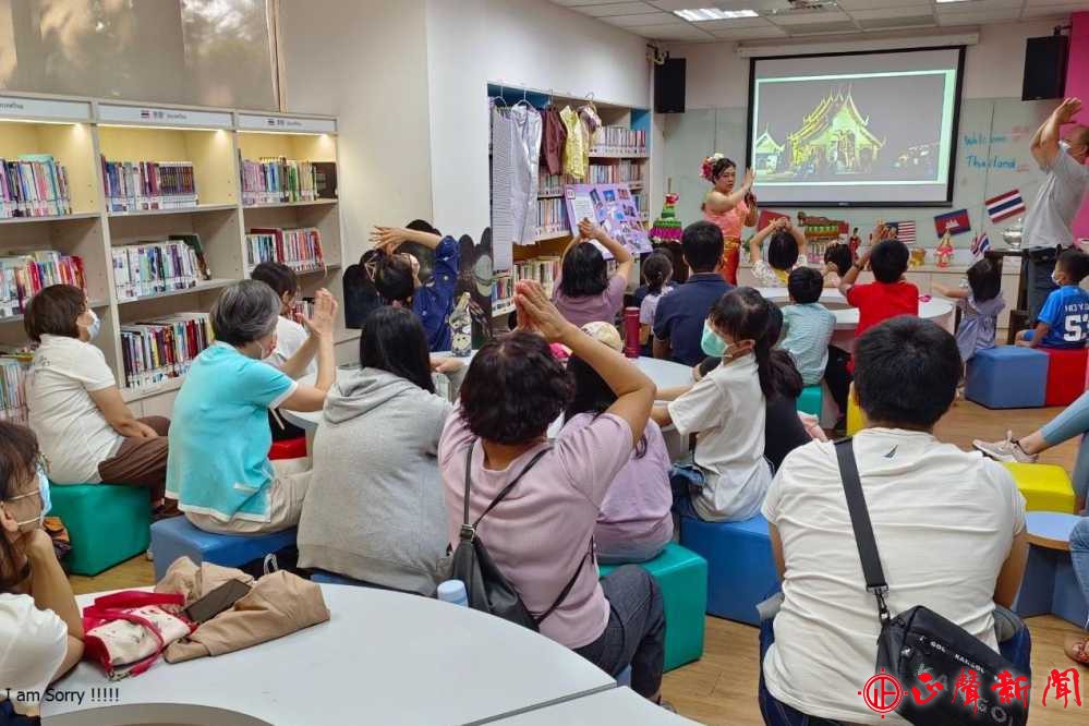 歡迎新住民讀者善加利用，也邀請民眾一起透過閱讀體驗東南亞文化。(記者梁秀韻攝)-正聲新聞