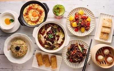  「綠?蔬食評鑑指南」，台中市共有9家餐廳進榜，共摘下15顆星。(記者高先鋒攝)-正聲新聞