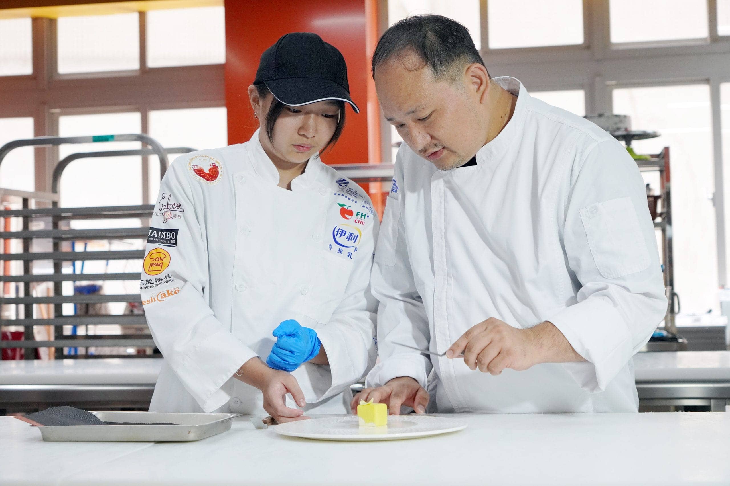 大葉大學烘焙飲調學程檳城廚藝賽勇奪銀牌