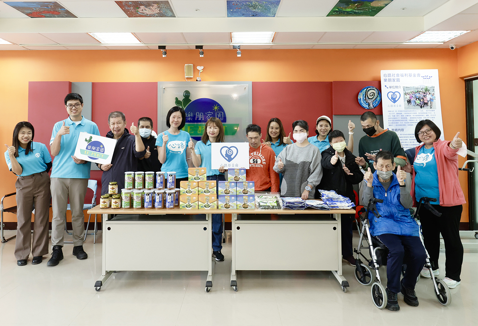 全年送愛不間斷 海龍在地慈善捐贈三度攜手秀傳 點亮 1,210 份耶誕心願