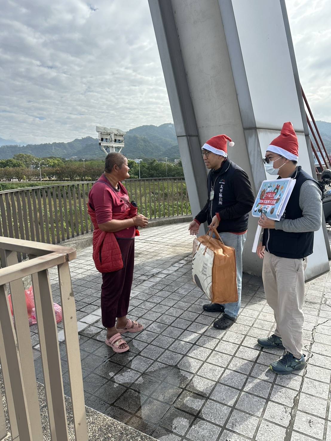耶誕寒冬送暖 太平區公所啟動低溫關懷服務 用心守護弱勢族群