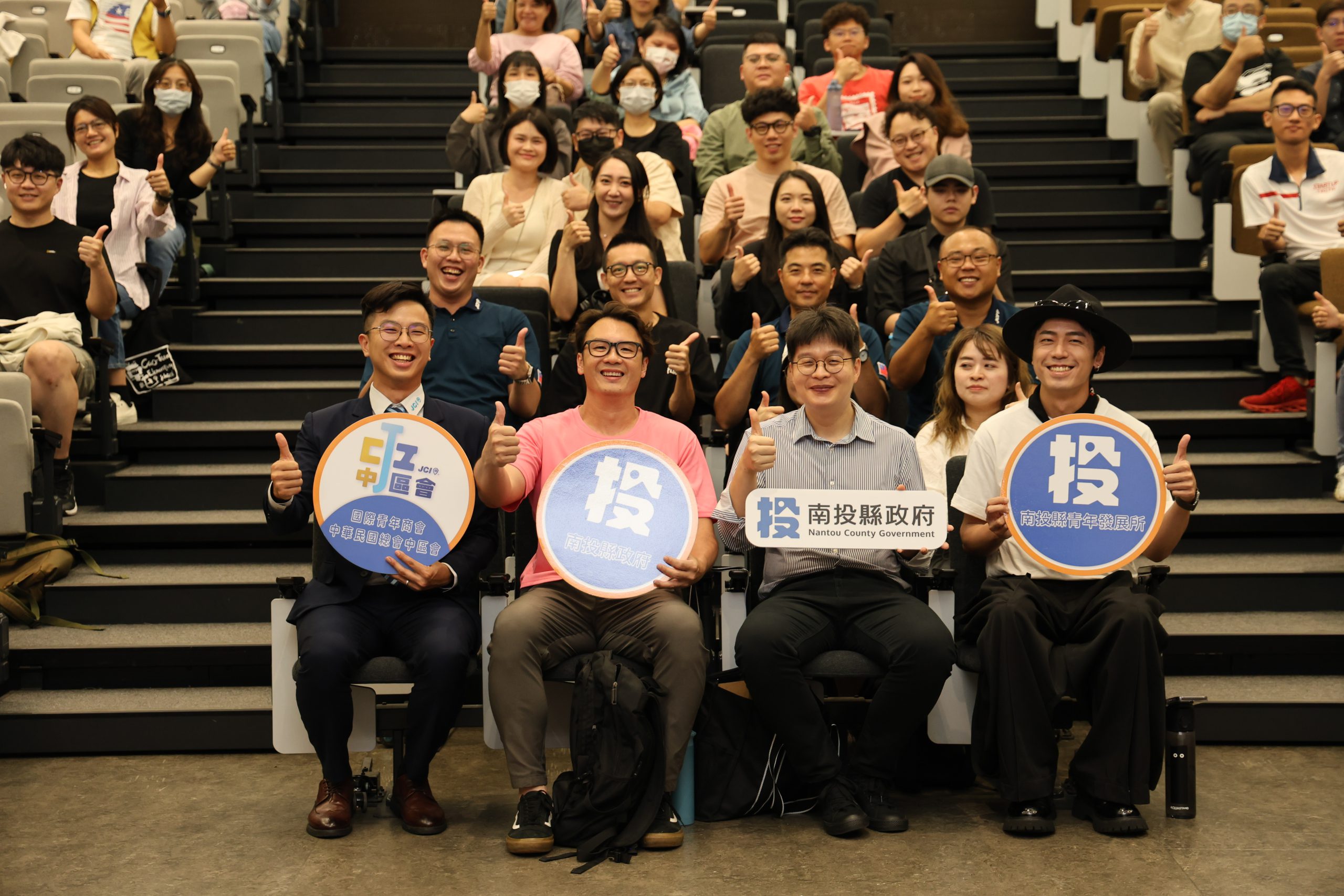 激盪青創新思維張瑞夫分享洗衣老店創新故事| 正聲新聞