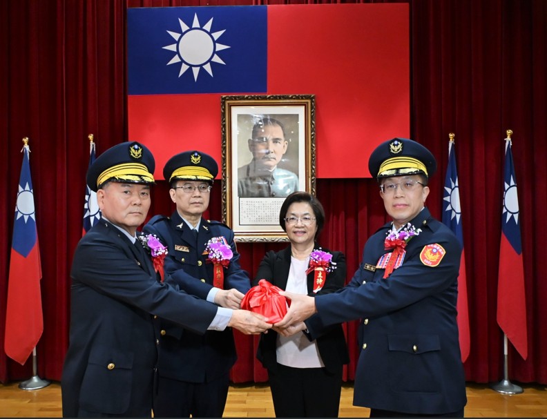 彰化縣警察局舉行卸任、新任局長交接典禮
