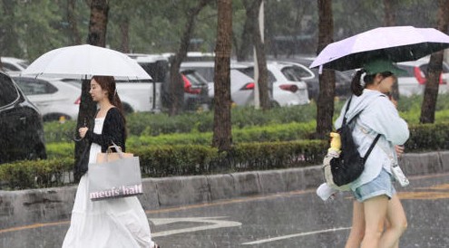 鋒面徘徊 全台雨勢升級