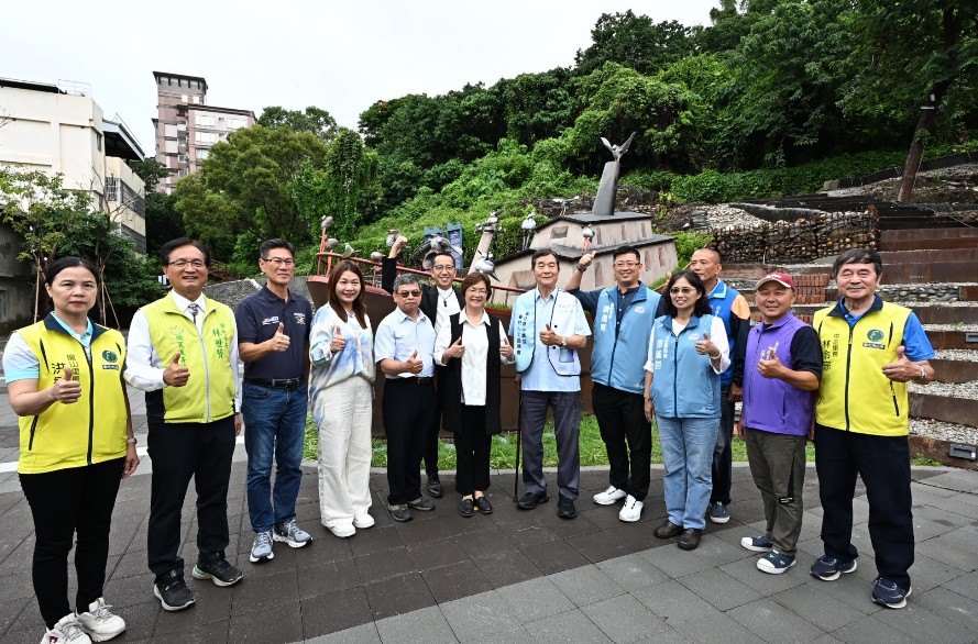 走進眷村時光!彰化中興莊故事館開館 公共藝術《同舟》同步亮相